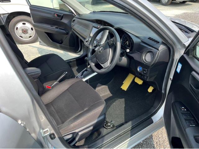 カローラフィールダー ハイブリッド　ＥＸ　衝突被害軽減システム　スマートキー　ＣＶＴ　盗難防止システム　衝突安全ボディ　ＡＢＳ　ＥＳＣ　エアコン　パワーステアリング　パワーウィンドウ　運転席エアバッグ（13枚目）