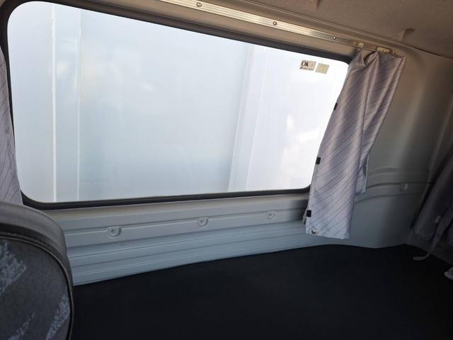 ギガ 　いすゞ大型ダンプ　後輪ダブル　Ｌゲート仕様車（2枚目）