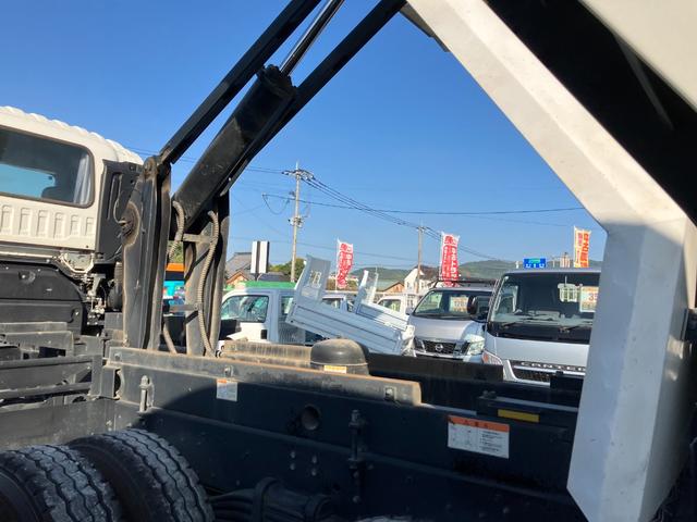 ギガ 　いすゞ大型ダンプ　後輪ダブル　Ｌゲート仕様車（3枚目）