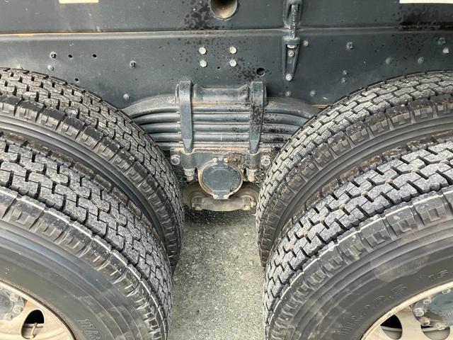 ギガ 　いすゞ大型ダンプ　後輪ダブル　Ｌゲート仕様車（4枚目）