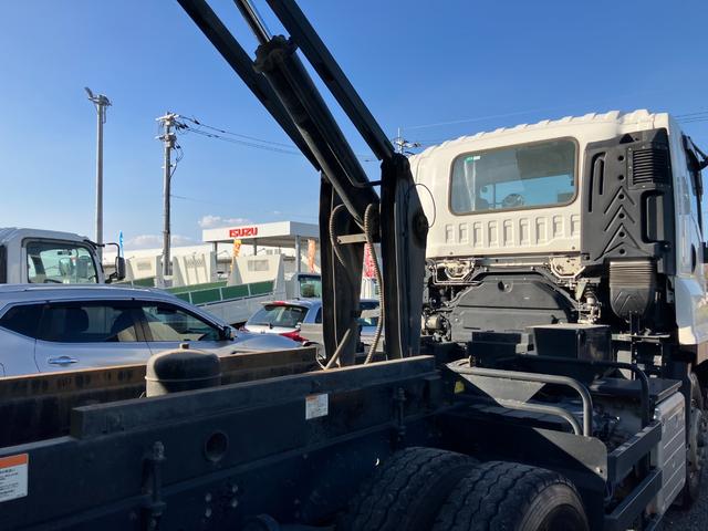 ギガ 　いすゞ大型ダンプ　後輪ダブル　Ｌゲート仕様車（5枚目）