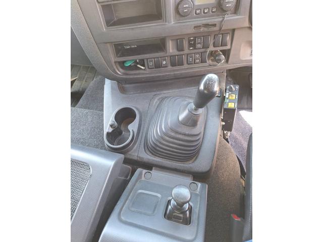 ギガ 　いすゞ大型ダンプ　後輪ダブル　Ｌゲート仕様車（19枚目）