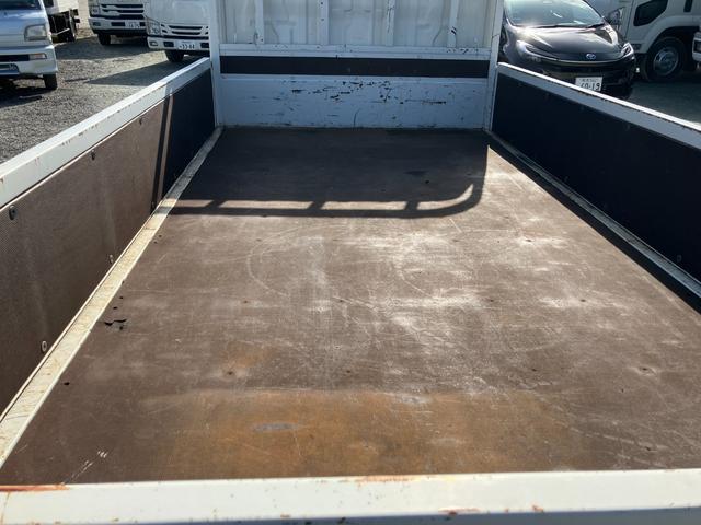 ダイナトラック 　平ボディ　ＡＴ　クリーンディーゼル　低床（7枚目）