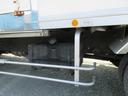 フォワード 　中型冷蔵冷凍車　トラック　ＭＴ　後輪ダブル　エアコン　運転席エアバッグ　車検令和６年７月（4枚目）