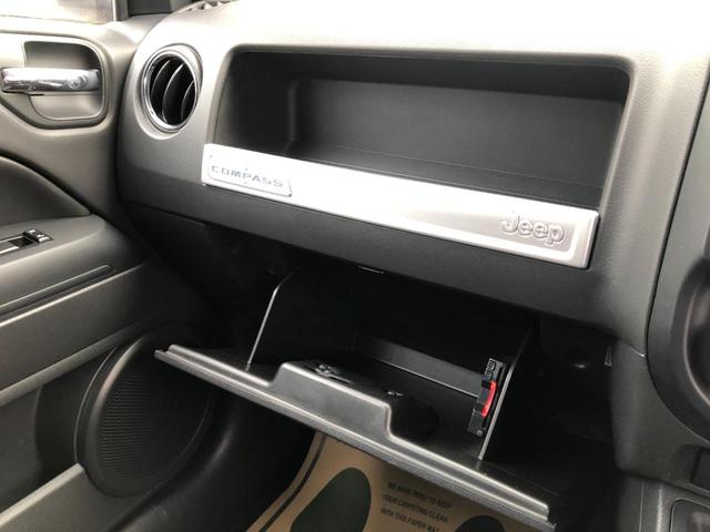 ジープ・コンパス スポーツ　／ナビ　フルセグＴＶ　バックカメラ　Ｂｌｕｅｔｏｏｔｈ　ＤＶＤ再生　ＥＴＣ　クルーズコントロール　横滑り防止　キーレス２個（22枚目）