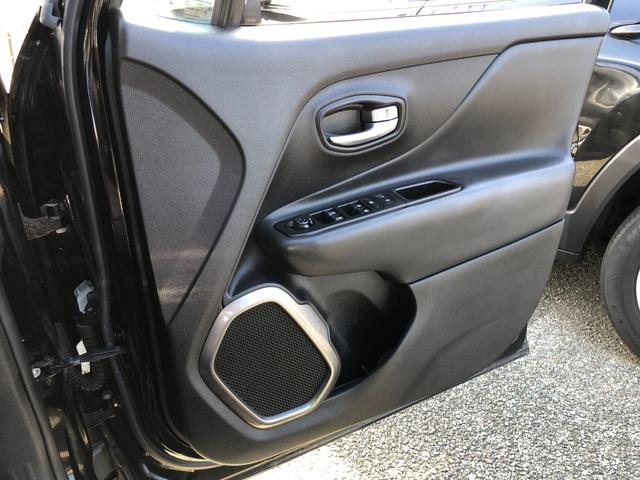 ジープ・レネゲード リミテッド /ナビ TV バックカメラ Bluetooth レザーシート パワーシート シートヒーター ハンドルヒーター キセノンライト スマートキー アダプティブクルーズ ブラインドスポット 衝突軽減ブレーキ(28枚目)