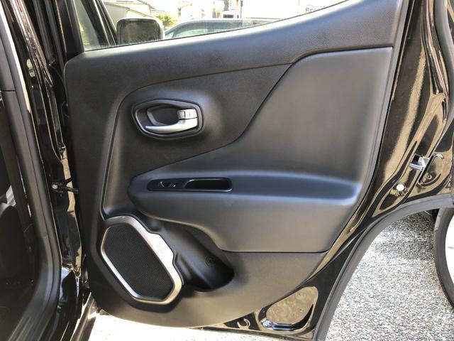 ジープ・レネゲード リミテッド /ナビ TV バックカメラ Bluetooth レザーシート パワーシート シートヒーター ハンドルヒーター キセノンライト スマートキー アダプティブクルーズ ブラインドスポット 衝突軽減ブレーキ(29枚目)