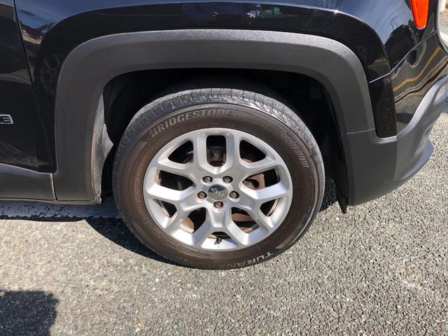 ジープ・レネゲード リミテッド /ナビ TV バックカメラ Bluetooth レザーシート パワーシート シートヒーター ハンドルヒーター キセノンライト スマートキー アダプティブクルーズ ブラインドスポット 衝突軽減ブレーキ(35枚目)