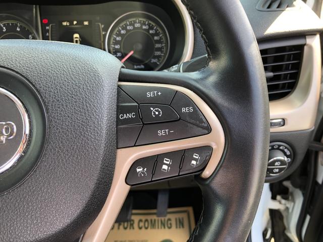 ジープ・チェロキー ロンジチュード セーフティパッケージ/ナビ フルセグTV バックカメラ Bluetooth スマートキー パワーシート パワーバックドア 衝突軽減 ブラインドスポット 前後ソナー レーダークルーズ パーキングアシスト(28枚目)