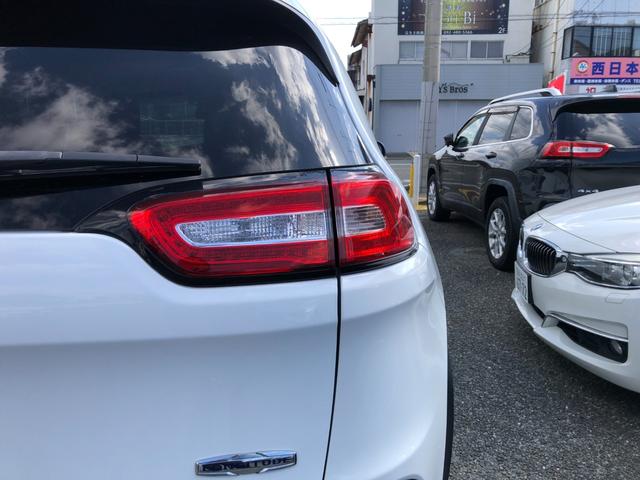 ジープ・チェロキー ロンジチュード セーフティパッケージ/ナビ フルセグTV バックカメラ Bluetooth スマートキー パワーシート パワーバックドア 衝突軽減 ブラインドスポット 前後ソナー レーダークルーズ パーキングアシスト(41枚目)