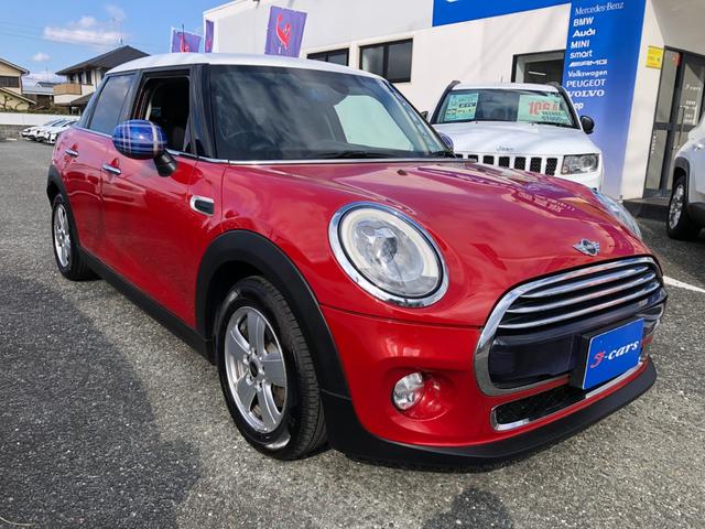 ＭＩＮＩ クーパー　／ナビ　フルセグＴＶ　バックカメラ　Ｂｌｕｅｔｏｏｔｈオーディオ　オートＬＥＤヘッドライト　ＬＥＤディスプレイリングライト　ＭＩＮＩドライビングモード　ワンオーナー禁煙車　ホワイトルーフ（7枚目）