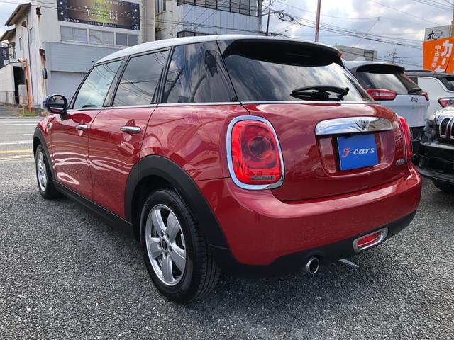 ＭＩＮＩ クーパー　／ナビ　フルセグＴＶ　バックカメラ　Ｂｌｕｅｔｏｏｔｈオーディオ　オートＬＥＤヘッドライト　ＬＥＤディスプレイリングライト　ＭＩＮＩドライビングモード　ワンオーナー禁煙車　ホワイトルーフ（8枚目）