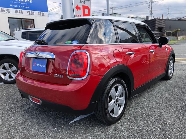 ＭＩＮＩ クーパー　／ナビ　フルセグＴＶ　バックカメラ　Ｂｌｕｅｔｏｏｔｈオーディオ　オートＬＥＤヘッドライト　ＬＥＤディスプレイリングライト　ＭＩＮＩドライビングモード　ワンオーナー禁煙車　ホワイトルーフ（9枚目）