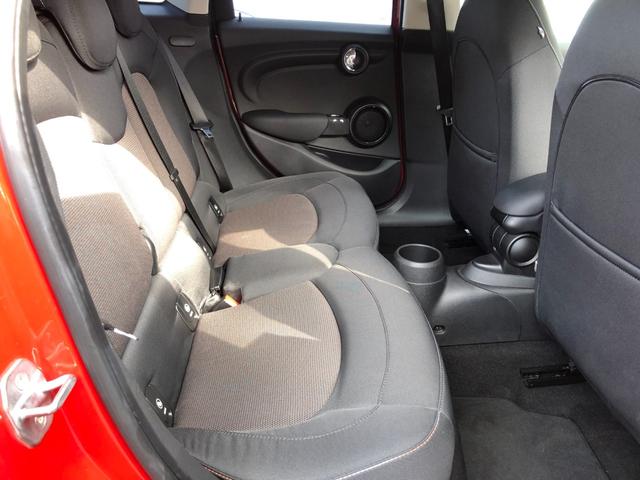 ＭＩＮＩ クーパー　／ナビ　フルセグＴＶ　バックカメラ　Ｂｌｕｅｔｏｏｔｈオーディオ　オートＬＥＤヘッドライト　ＬＥＤディスプレイリングライト　ＭＩＮＩドライビングモード　ワンオーナー禁煙車　ホワイトルーフ（20枚目）