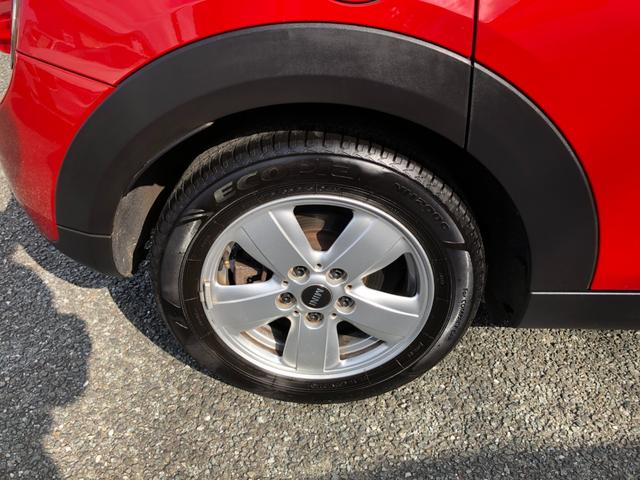 ＭＩＮＩ クーパー　／ナビ　フルセグＴＶ　バックカメラ　Ｂｌｕｅｔｏｏｔｈオーディオ　オートＬＥＤヘッドライト　ＬＥＤディスプレイリングライト　ＭＩＮＩドライビングモード　ワンオーナー禁煙車　ホワイトルーフ（31枚目）