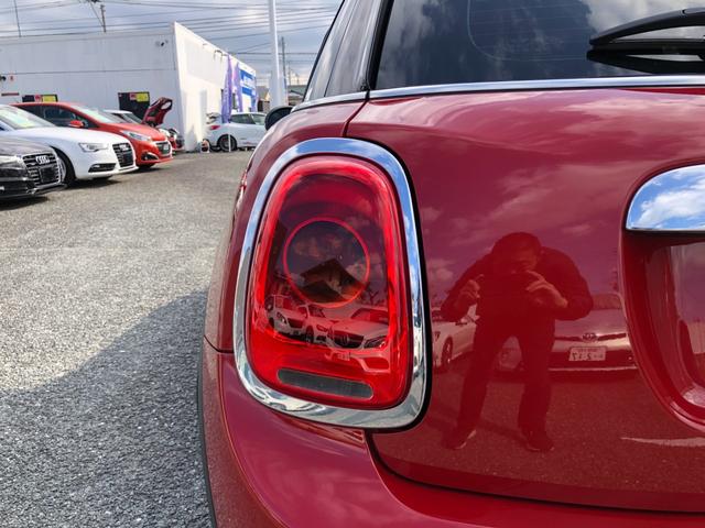 ＭＩＮＩ クーパー　／ナビ　フルセグＴＶ　バックカメラ　Ｂｌｕｅｔｏｏｔｈオーディオ　オートＬＥＤヘッドライト　ＬＥＤディスプレイリングライト　ＭＩＮＩドライビングモード　ワンオーナー禁煙車　ホワイトルーフ（35枚目）