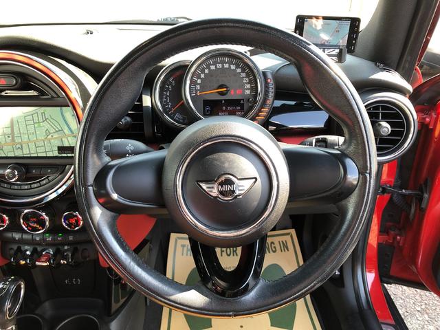 ＭＩＮＩ クーパー　／ナビ　フルセグＴＶ　バックカメラ　Ｂｌｕｅｔｏｏｔｈ　レザー調シートカバー　オートＬＥＤヘッドライト　ディスプレイＬＥＤリングライト　ＭＩＮＩドライビングモード　ＥＴＣ　ホワイトルーフ　前後ドラレコ（10枚目）
