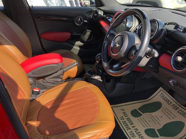 ＭＩＮＩ クーパー　／ナビ　フルセグＴＶ　バックカメラ　Ｂｌｕｅｔｏｏｔｈ　レザー調シートカバー　オートＬＥＤヘッドライト　ディスプレイＬＥＤリングライト　ＭＩＮＩドライビングモード　ＥＴＣ　ホワイトルーフ　前後ドラレコ（17枚目）