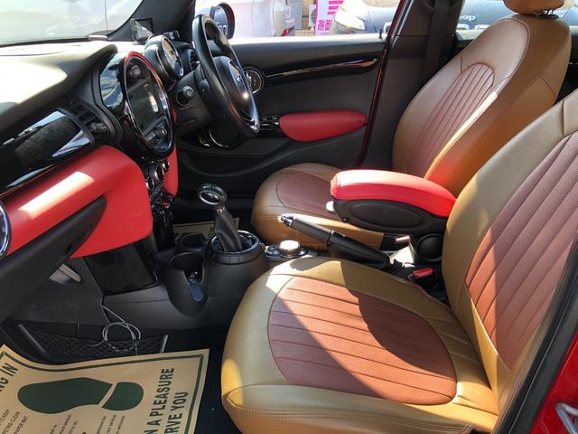 ＭＩＮＩ クーパー　／ナビ　フルセグＴＶ　バックカメラ　Ｂｌｕｅｔｏｏｔｈ　レザー調シートカバー　オートＬＥＤヘッドライト　ディスプレイＬＥＤリングライト　ＭＩＮＩドライビングモード　ＥＴＣ　ホワイトルーフ　前後ドラレコ（18枚目）