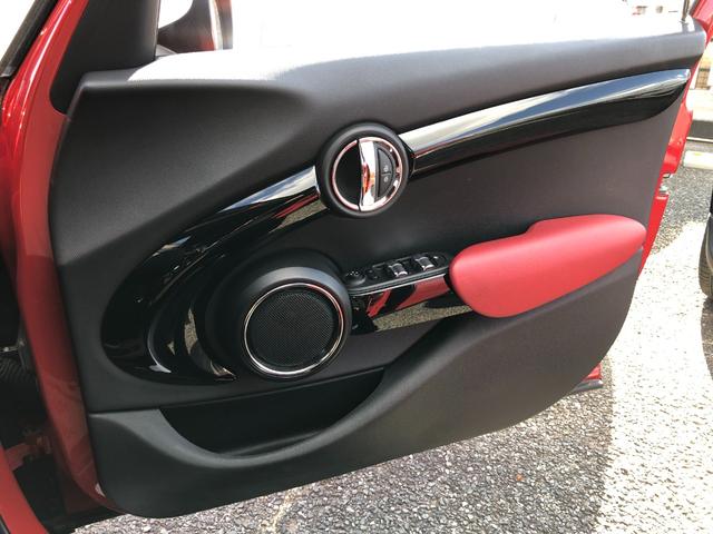 ＭＩＮＩ クーパー　／ナビ　フルセグＴＶ　バックカメラ　Ｂｌｕｅｔｏｏｔｈ　レザー調シートカバー　オートＬＥＤヘッドライト　ディスプレイＬＥＤリングライト　ＭＩＮＩドライビングモード　ＥＴＣ　ホワイトルーフ　前後ドラレコ（25枚目）