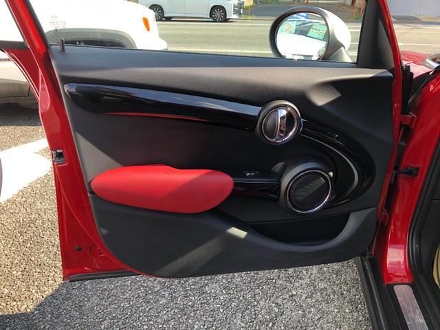 ＭＩＮＩ クーパー　／ナビ　フルセグＴＶ　バックカメラ　Ｂｌｕｅｔｏｏｔｈ　レザー調シートカバー　オートＬＥＤヘッドライト　ディスプレイＬＥＤリングライト　ＭＩＮＩドライビングモード　ＥＴＣ　ホワイトルーフ　前後ドラレコ（27枚目）