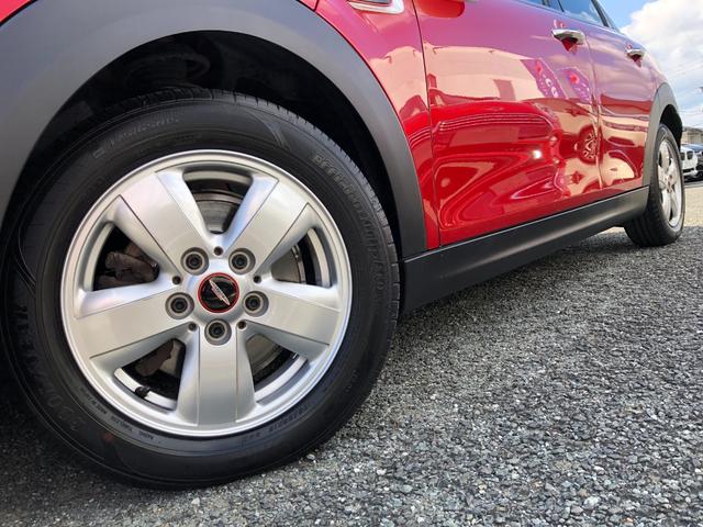 ＭＩＮＩ クーパー　／ナビ　フルセグＴＶ　バックカメラ　Ｂｌｕｅｔｏｏｔｈ　レザー調シートカバー　オートＬＥＤヘッドライト　ディスプレイＬＥＤリングライト　ＭＩＮＩドライビングモード　ＥＴＣ　ホワイトルーフ　前後ドラレコ（29枚目）