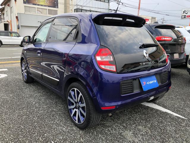 トゥインゴ ノクターン　／１００台限定車　ナビ　フルセグＴＶ　バックカメラ　Ｂｌｕｅｔｏｏｔｈ　ＤＶＤ再生　オートＬＥＤヘッドライト　ＥＴＣ　ハーフレザーシート　クルーズコントロール　クリアランスソナー　前後ドラレコ（8枚目）