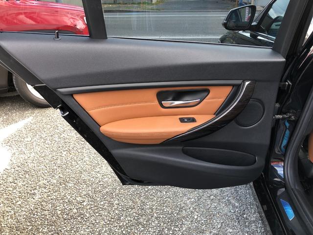 BMW 3 SERIES 320i LUXURY