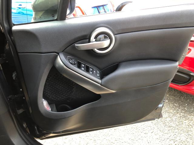 ５００Ｘ ポップスター　プラス　／アップルカープレイ　アンドロイドオート　バックカメラ　Ｂｌｕｅｔｏｏｔｈ　黒革シート　パワーシート　シートヒーター　スマートキー　前後ソナー　衝突軽減　アダプティブクルーズ　ブラインドスポット（30枚目）