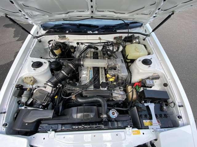 ＧＴ　ＴＷＩＮＣＡＭ２４　フロア５速マニュアルミッション　アルミホイール　パワーウィンドウ　全塗装施工済　リトラクタブルヘッドライト(19枚目)