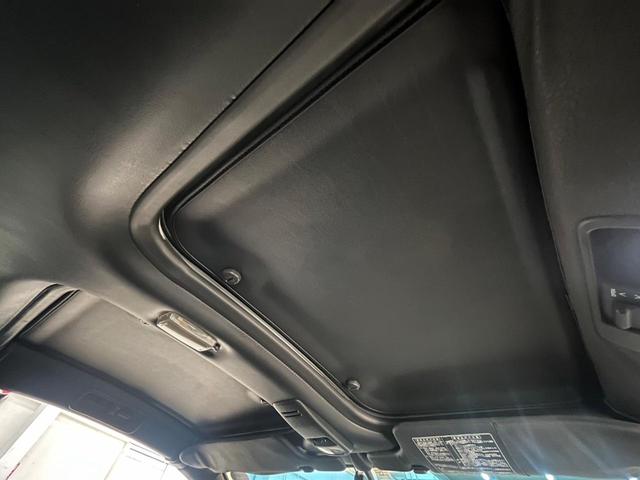 フェアレディＺ ３００ＺＸ　２ｂｙ２　Ｔバールーフ　純正ブラック　純正５マニュアル　ＦＵＪＩＴＳＵＢＯ製マフラー　運転席エアバッグ　オートエアコン　社外ＣＤデッキＢｌｕｅｔｏｏｔｈ接続可能　フォグランプ　ＧＺ３２（10枚目）