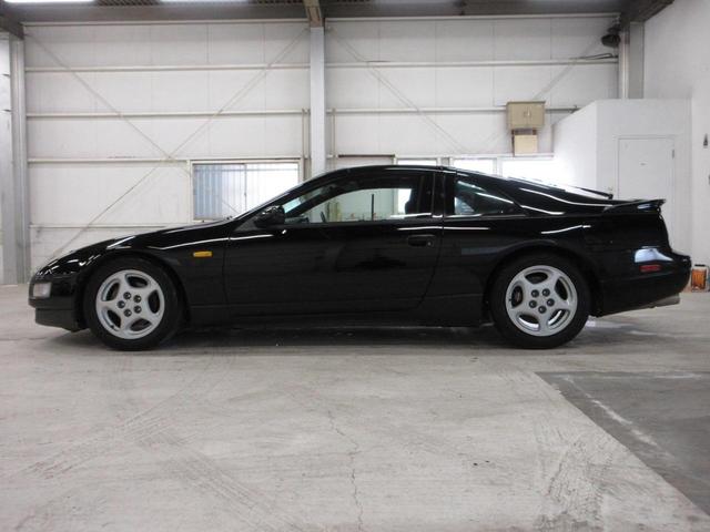 フェアレディＺ ３００ＺＸ　２ｂｙ２　Ｔバールーフ　純正ブラック　純正５マニュアル　ＦＵＪＩＴＳＵＢＯ製マフラー　運転席エアバッグ　オートエアコン　社外ＣＤデッキＢｌｕｅｔｏｏｔｈ接続可能　フォグランプ　ＧＺ３２（26枚目）