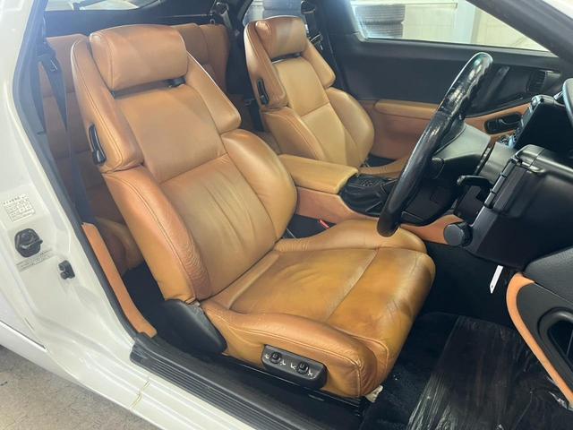 フェアレディＺ ３００ＺＸツインターボ　修復歴無し車両　後期モデル　純正レザーシート　リアスポイラー　キーレスキー　ＨＩＤヘッドライト　純正１６インチアルミホイール　ツインターボ　オートマ（11枚目）