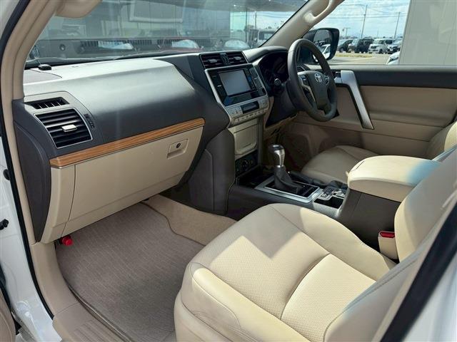 ランドクルーザープラド TX Lパッケージ マットブラックエディション(12枚目)