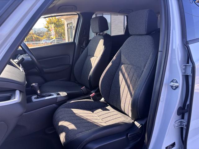 フィット ｅ：ＨＥＶホーム　純正９インチナビ／ブルートゥース／ＣＤ／ＤＶＤ／バックカメラ／ＥＴＣ／ホンダセンシング／ダウンサス／モデューロエアロ／社外１７ＡＷ／プッシュスタート／スマートキー／ＬＥＤヘッドライト／フォグ／クルコン（29枚目）