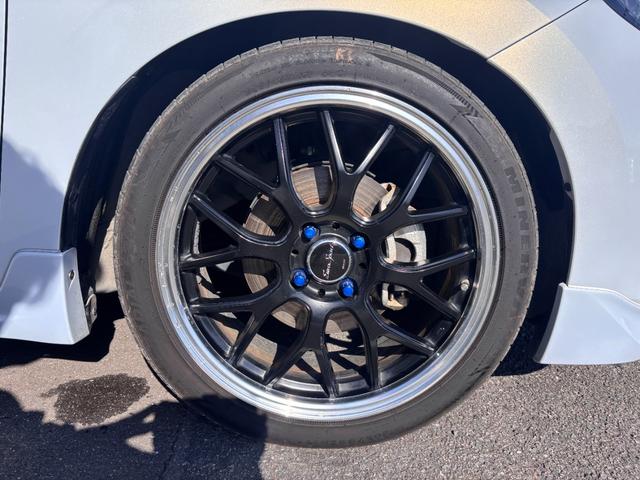 フィット ｅ：ＨＥＶホーム　純正９インチナビ／ブルートゥース／ＣＤ／ＤＶＤ／バックカメラ／ＥＴＣ／ホンダセンシング／ダウンサス／モデューロエアロ／社外１７ＡＷ／プッシュスタート／スマートキー／ＬＥＤヘッドライト／フォグ／クルコン（37枚目）