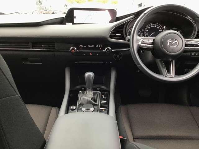 ＭＡＺＤＡ３ファストバック １．５　１５Ｓ　ツーリング　ナビ　ＥＴＣ　全方位モニター　ＣＤ　ＤＶＤ　フル　アダプティブクルーズ　コーナーセンサー　ＤＶＤ　ＵＳＢ接続　横滑り防止システム　イモビ　エアコン　アルミホイール　カーテンエアバッグ　キーレスゴー（12枚目）