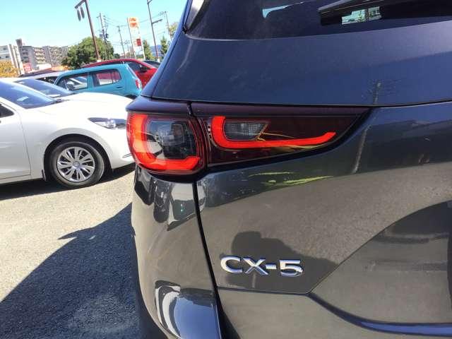CX-5 2.2 XD ブラックトーンエディション ディーゼルターボ アドバンスドキー クリアランスソナー 運転席パワーシート 前席シートヒーター ターボ DSC バックカメラ 盗難防止装置 キーフリー フロントカメラ i-stop アルミホイール パワステ レーダーC(6枚目)