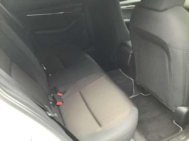 �Q��ڃV�[�g�������b�N�X���Ă����������ԂɂȂ��Ă܂��B