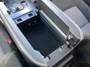 アームレスト内は小物用のラゲッジです。