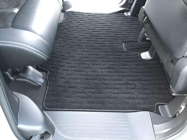 Ｎ－ＢＯＸカスタム カスタム　６６０　Ｌ　ターボ　両側電動スライドドア　ナビ　ＥＴＣ　両側電動Ｄ　セキュリティアラーム　誤発信抑制　フルオートエアコン　Ｓヒーター　Ｂカメ　サイドカーテンエアバック　キーフリーシステム　横滑り防止装置　Ｉストップ（12枚目）