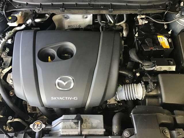 ＣＸ－５ ２．０　２０Ｓ　ブラックトーンエディション　パワーリフトゲート　ナビ　ＥＴＣ　横滑防止装置　ｂｌｕｅｔｏｏｔｈ　Ｐセンサー　オートエアコン　ｉ－ｓｔｏｐ　イモビライザー　ＵＳＢ　アルミホイール　キーレス　アドバンストキー　Ｓヒーター（7枚目）