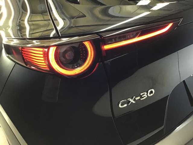 ＣＸ－３０ ２．０　２０Ｓ　Ｌパッケージ　ナビ　ＥＴＣ　前後ドラレコ　全方位モニター　アイストップ　ブレーキサポート　電動Ｒゲート　ＰＷシート　ＡＢＳ　アルミ　横滑り防止機能　ＭＲＣＣ　ＡＴハイビーム　シートヒータ　キーレス　エアバッグ（8枚目）