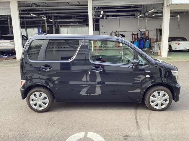 �T�C�h�r���[�ł��B�{�f�B���Y��Ȍi�F���f���o���܂��B