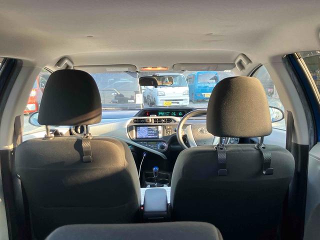 アクア Ｓ　ＥＴＣ　ナビ　ＴＶ　アルミホイール　スマートキー　電動格納ミラー　ＣＶＴ　衝突安全ボディ　ＡＢＳ　ＥＳＣ　Ｂｌｕｅｔｏｏｔｈ　エアコン　パワーステアリング　パワーウィンドウ　運転席エアバッグ（18枚目）