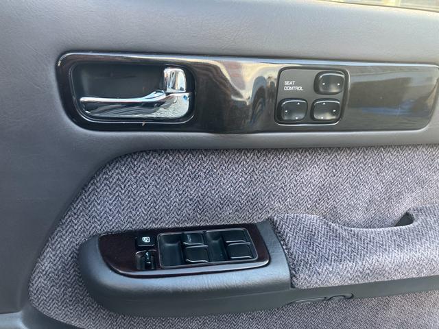 グロリア ブロアムＶ　ターボ　サンルーフ　キーレス　ＬＥＤライト　社外マフラー　スポイラー　グリル（24枚目）