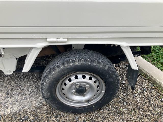 ハイゼットトラック 　５速マニュアル　４ＷＤ　エアコン　三方開　積載量３５０ｋｇ（4枚目）