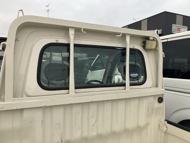 ハイゼットトラック 　５速マニュアル　４ＷＤ　エアコン　三方開　積載量３５０ｋｇ（7枚目）