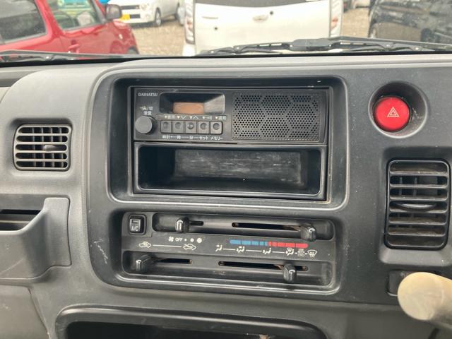 ハイゼットトラック 　５速マニュアル　４ＷＤ　エアコン　三方開　積載量３５０ｋｇ（13枚目）