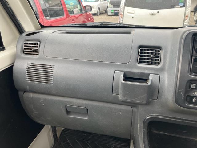 ハイゼットトラック 　５速マニュアル　４ＷＤ　エアコン　三方開　積載量３５０ｋｇ（16枚目）